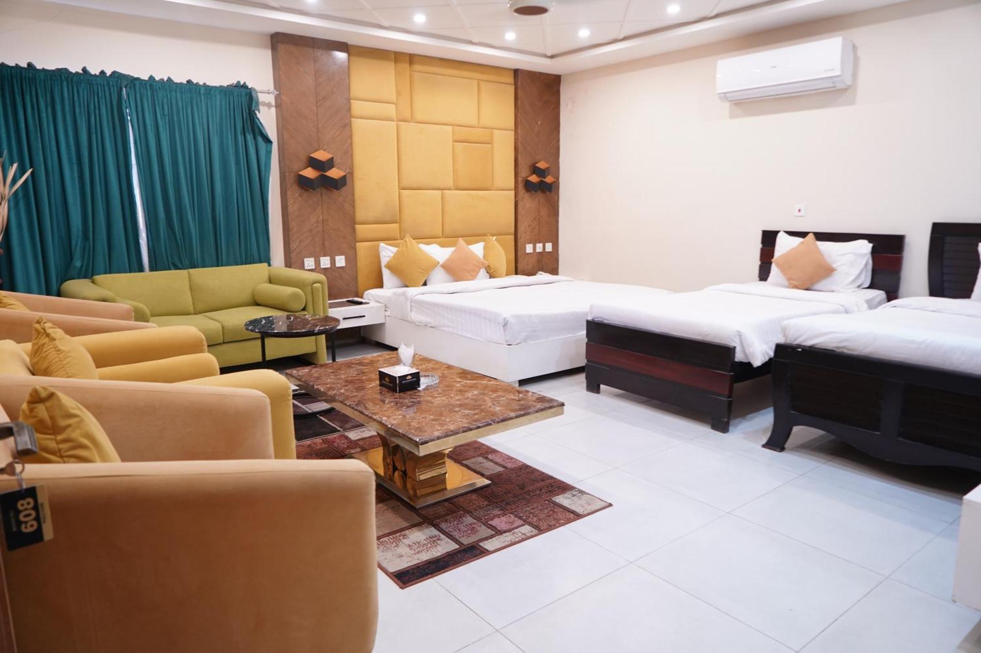 Hotel Avalon Suites Multan Exterior foto